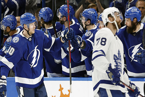 Bettors continue to back Lightning over the Maple Leafs