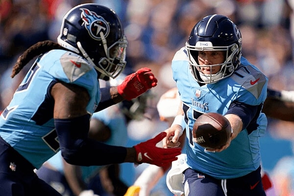Road underdog Tennessee Titans look to extend win streak.